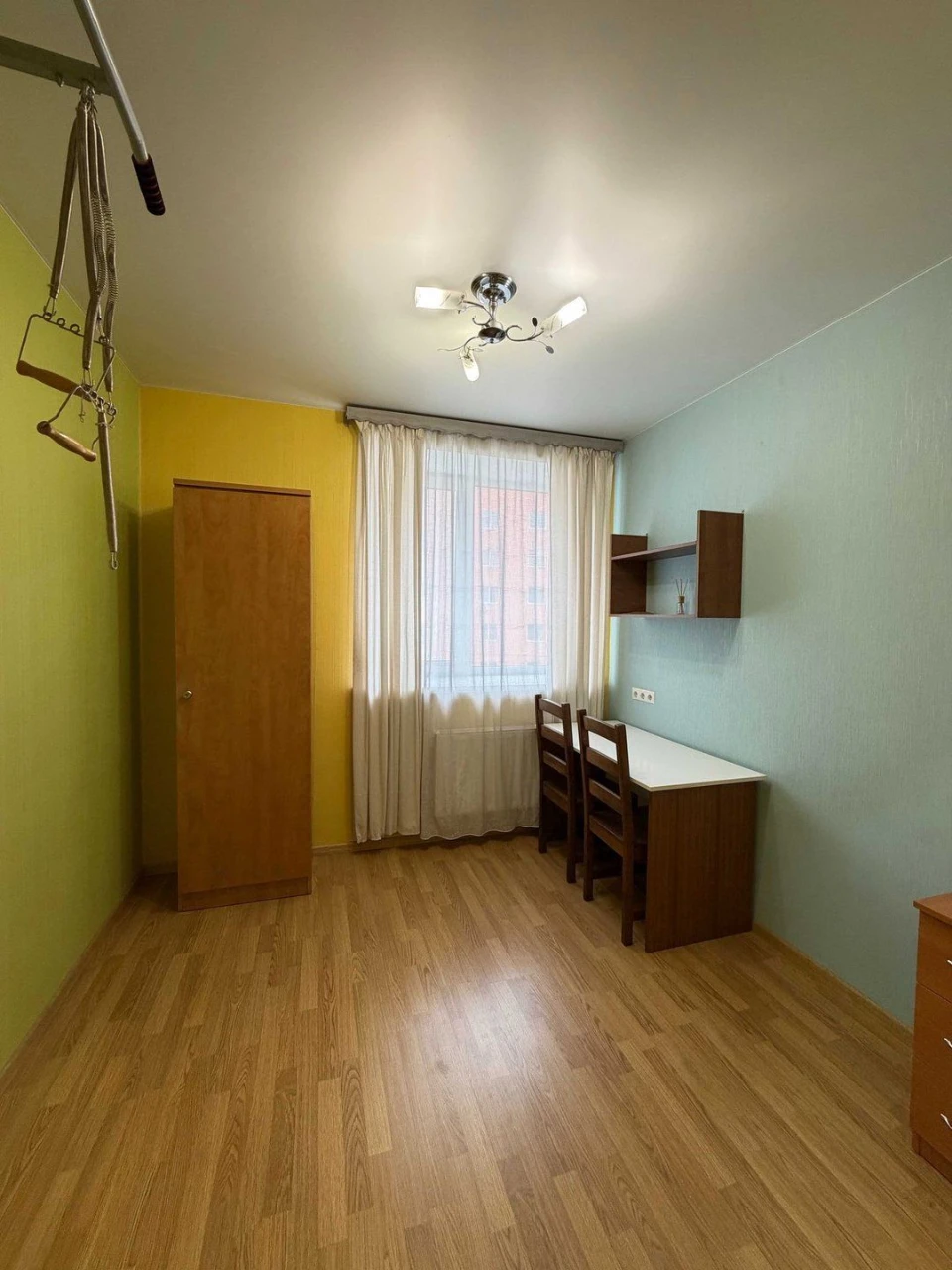 Продається двокімнатна квартира в м. Ірпінь з ремонтом та ме