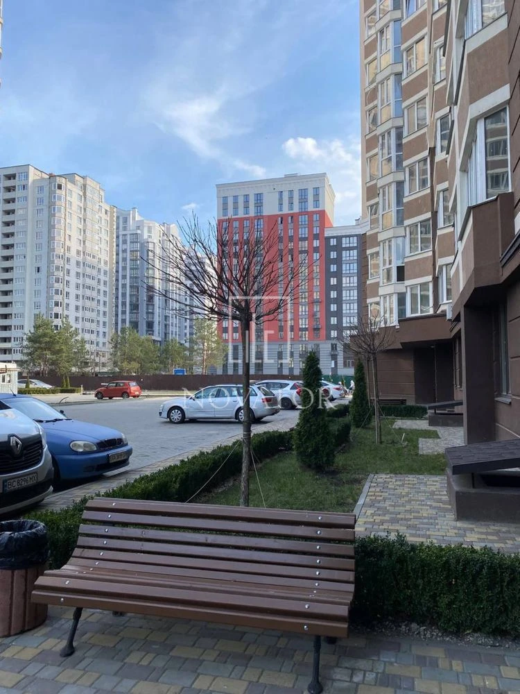 Продам простору та комфортну квартиру