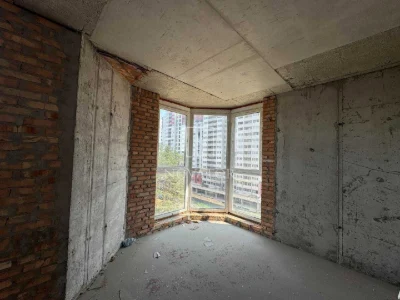 Продається гарна Євро-2 43м2. Неподалік Центральний парк.Єос