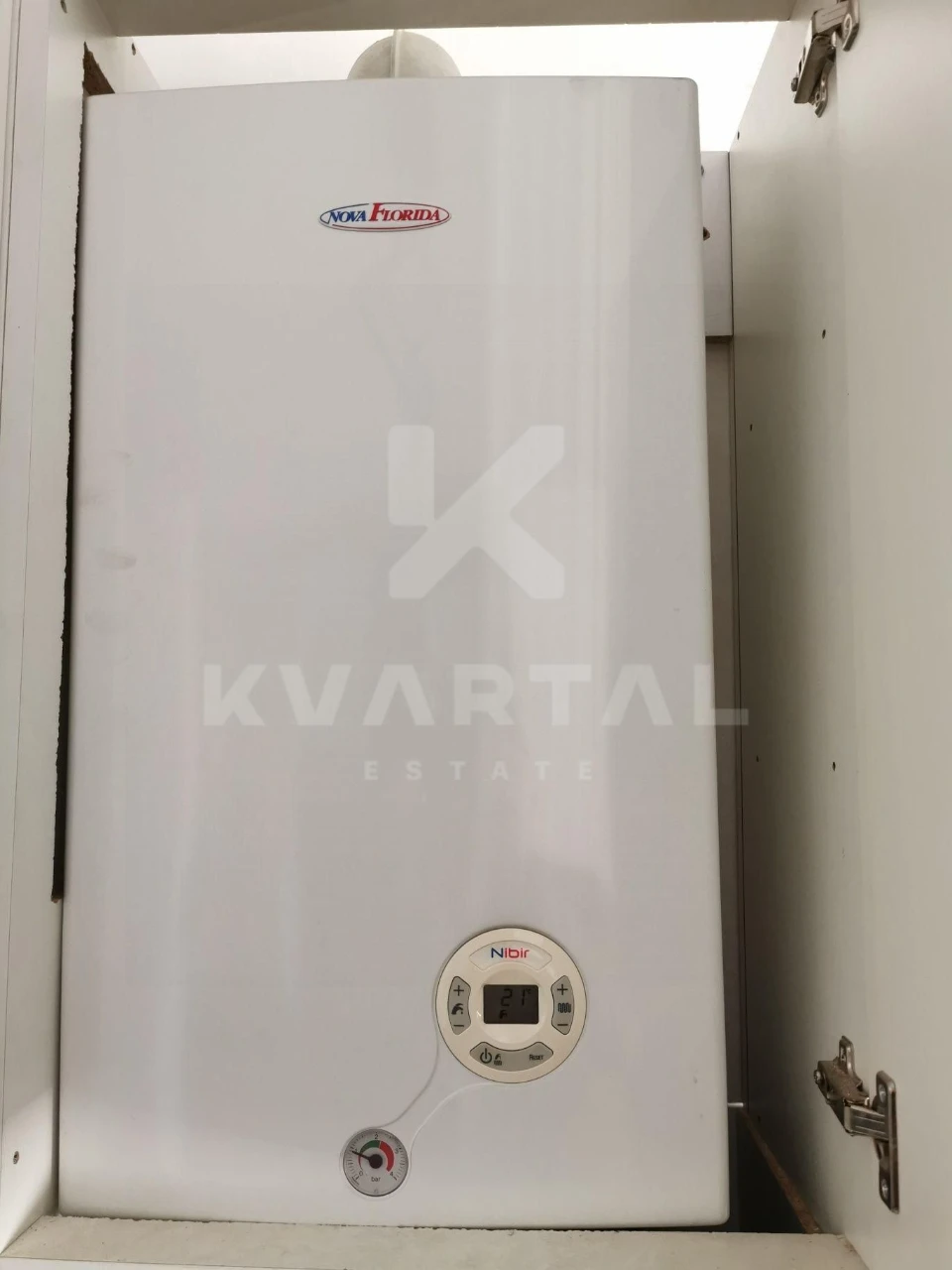 Продаж 1-к квартири з кухнею-вітальнею. Газове опалення