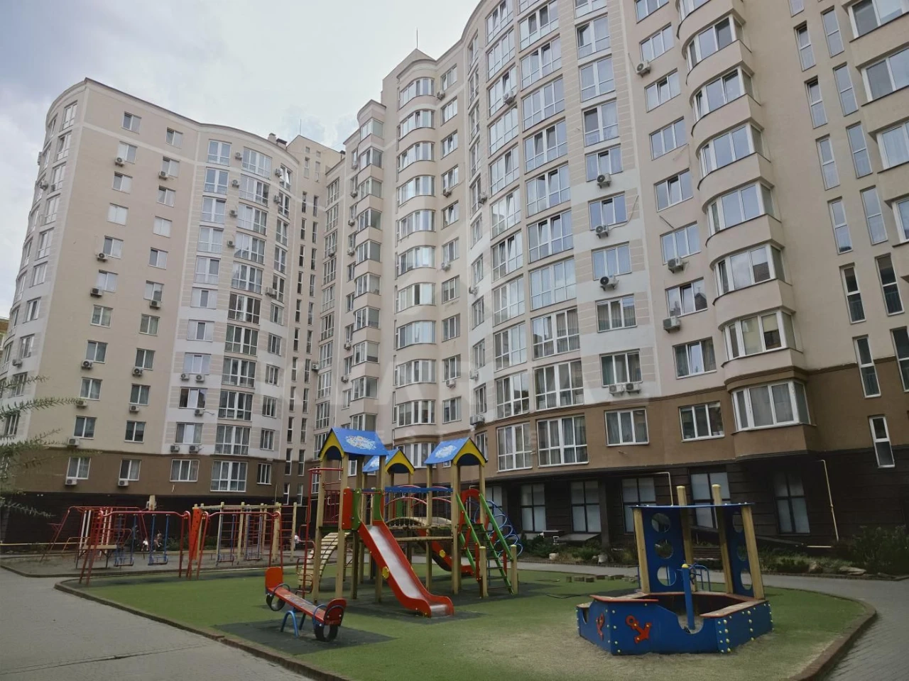 Продаж 2-кімнатної квартири площею 61 м2 в Ірпені біля Центр