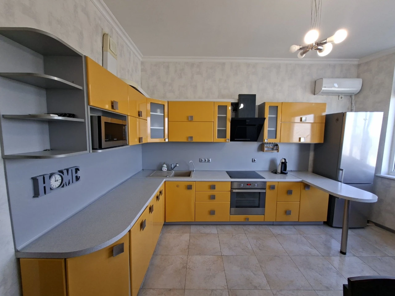 Продам 2-х кімнатну квартиру 72м.кв.  Ірпінь.   ЕЛІТНИЙ ЖК