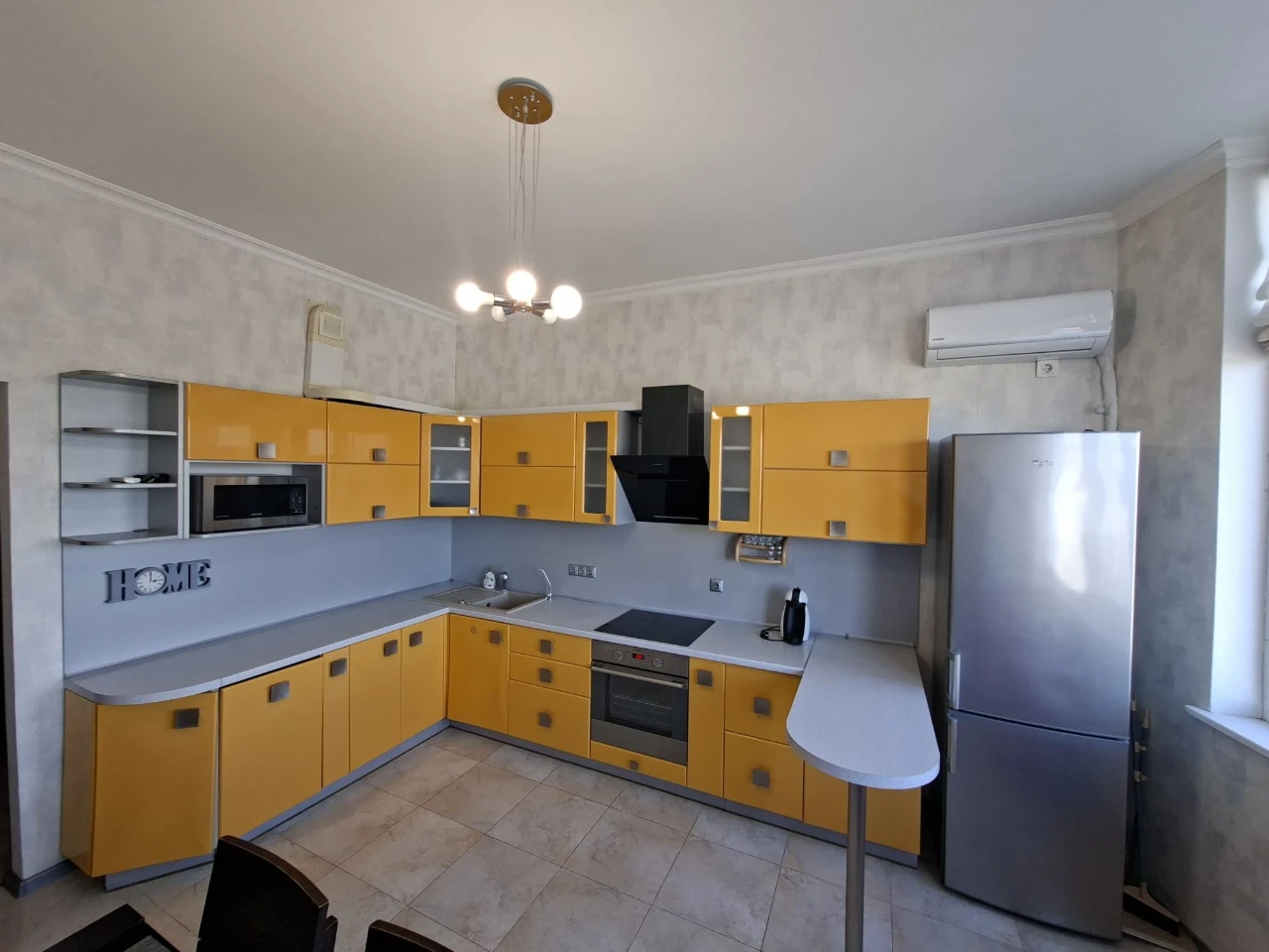Продам 2-х кімнатну квартиру 72м.кв.  Ірпінь.   ЕЛІТНИЙ ЖК