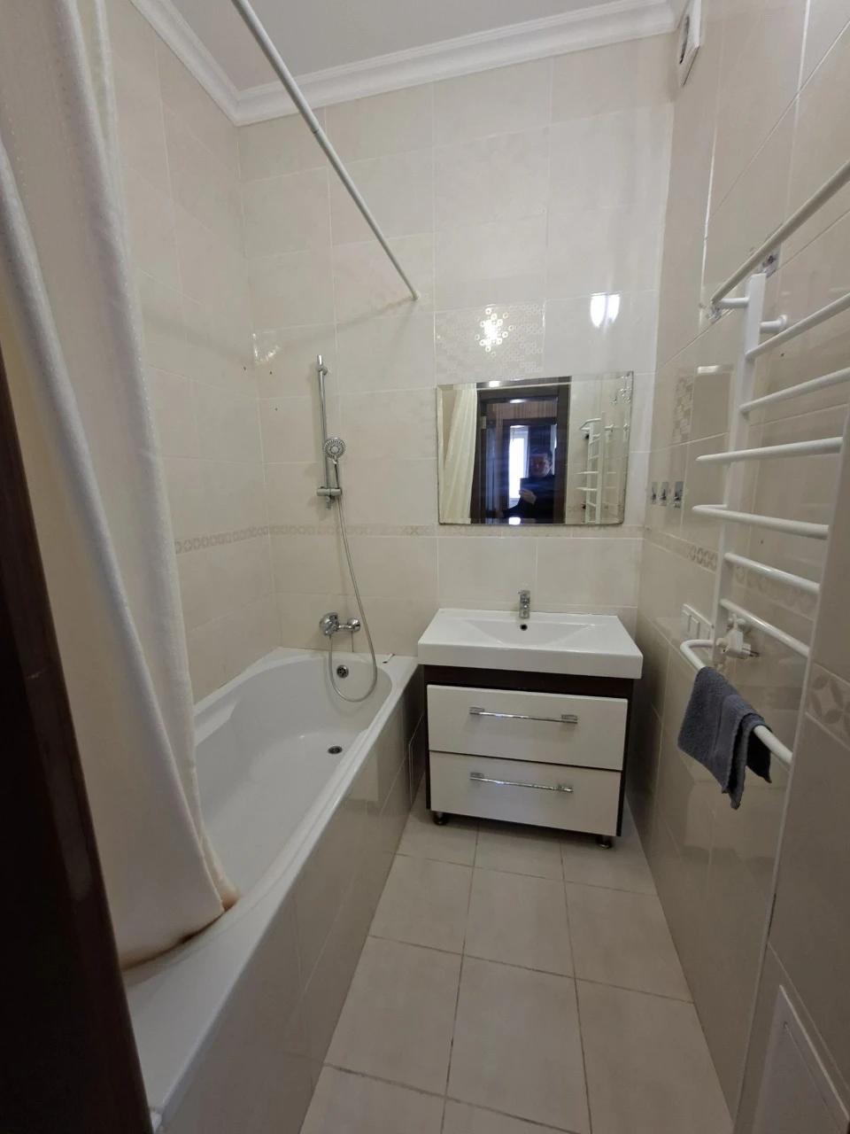 Продам 2-х кімнатну квартиру 72м.кв.  Ірпінь.   ЕЛІТНИЙ ЖК