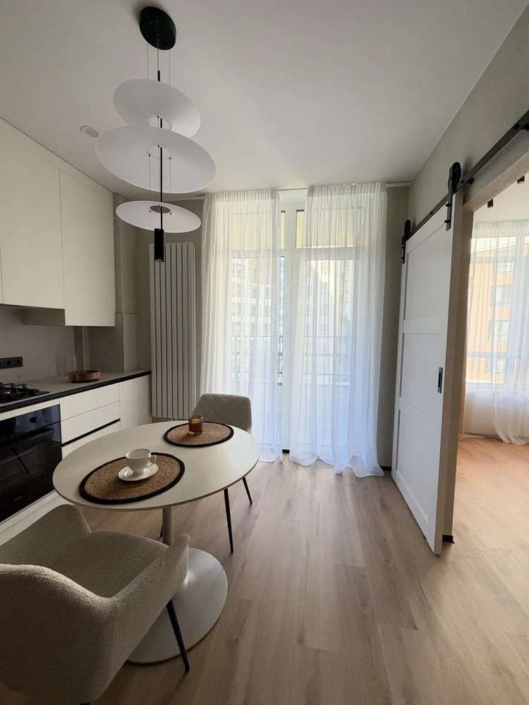 Продаж 1к кв 5 поверх. Новий  ремонт