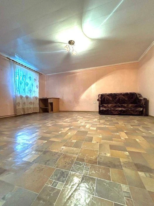 A cozy house for sale in Odessa - move in and live!