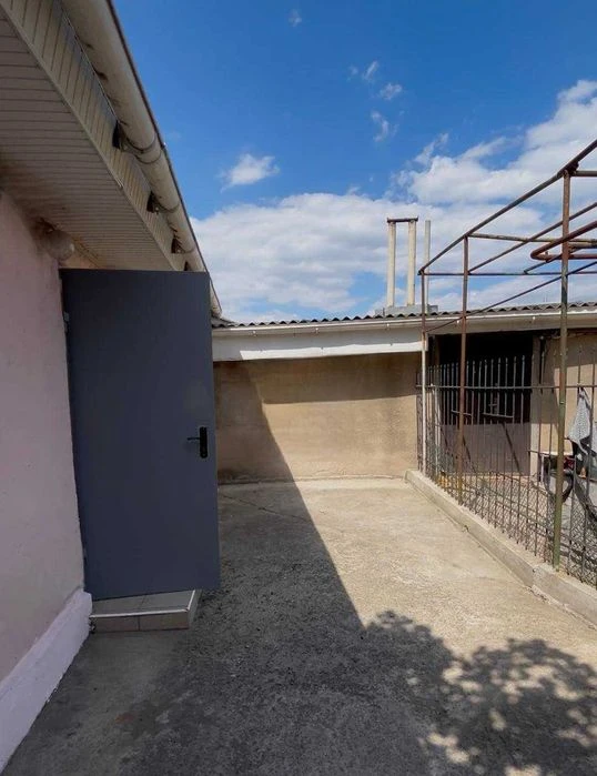 A cozy house for sale in Odessa - move in and live!
