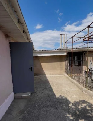 A cozy house for sale in Odessa - move in and live!