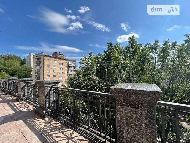 For sale 2-room apartment 140 sq. m. on Ivan Franko St. 4B • ID 34