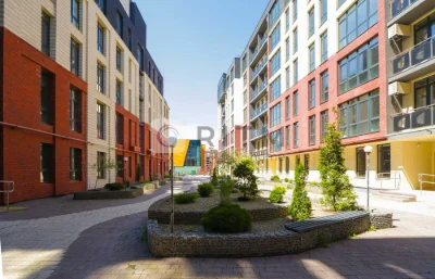 Large apartment for sale in an elite residential complex with a view of the park, Frank