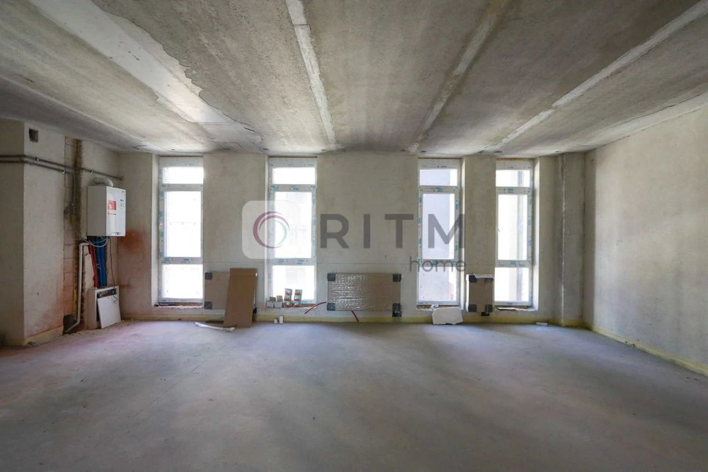 Large apartment for sale in an elite residential complex with a view of the park, Frank