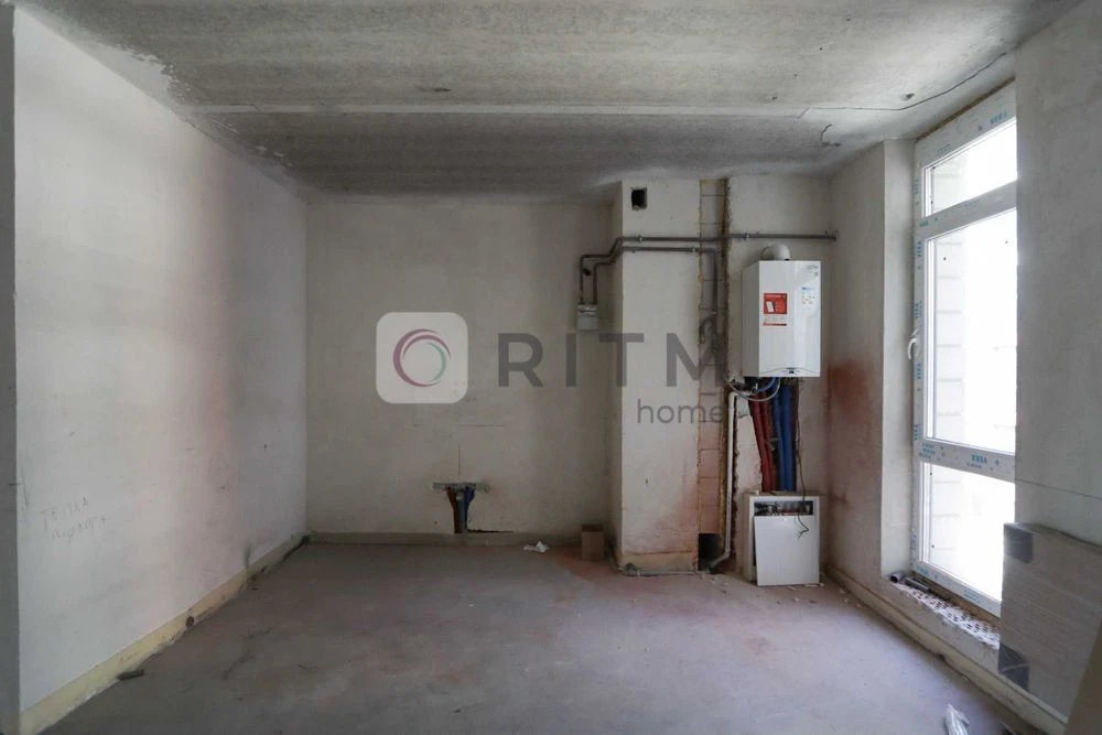 Large apartment for sale in an elite residential complex with a view of the park, Frank