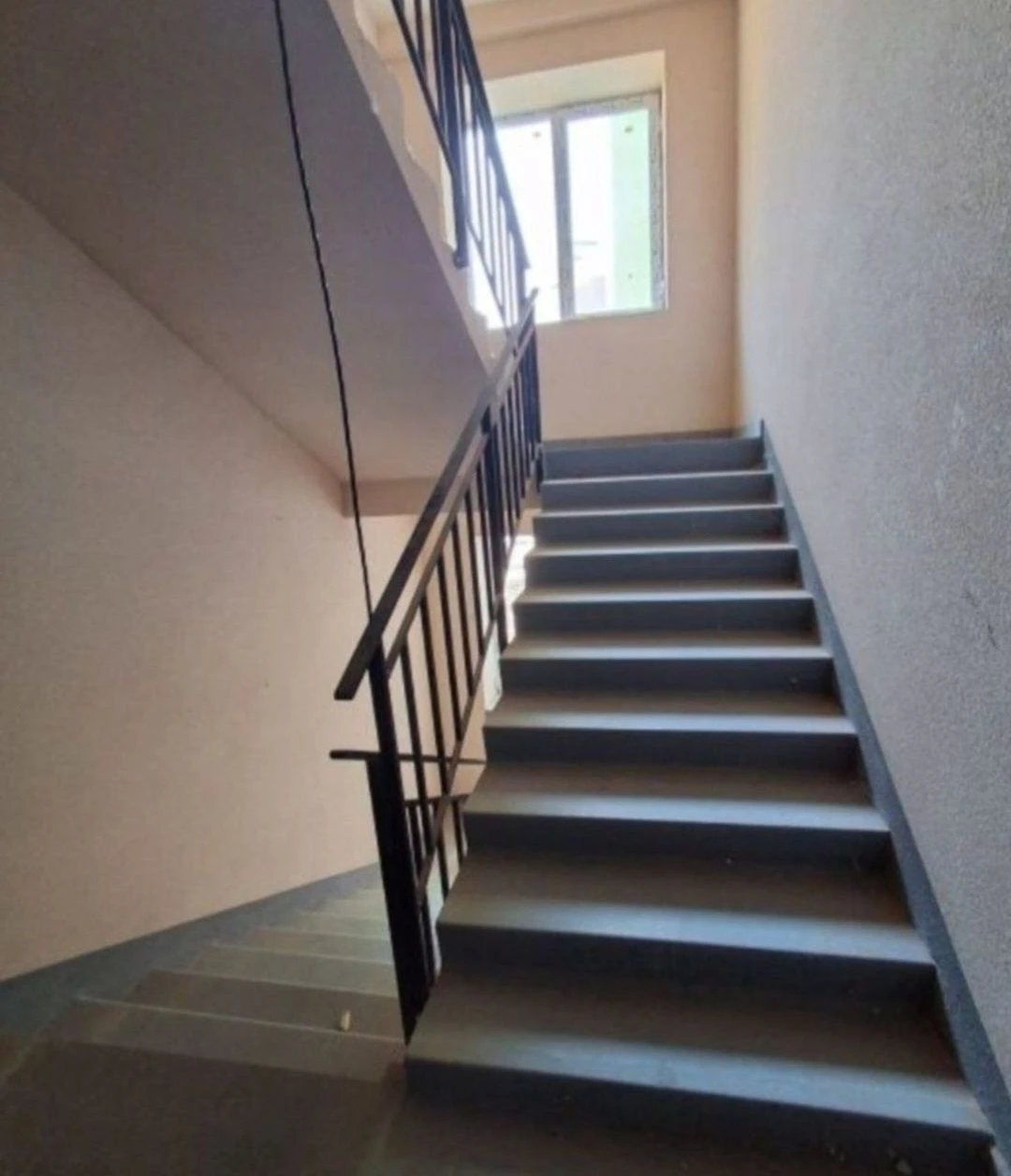 For Sale 2-bedroom apartment 44 sq.m +30% RENOVATED, can be used with a Certificate, Vacant
