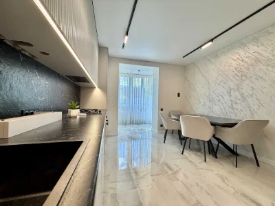 Apartment. Irpin, 9th Line, Street