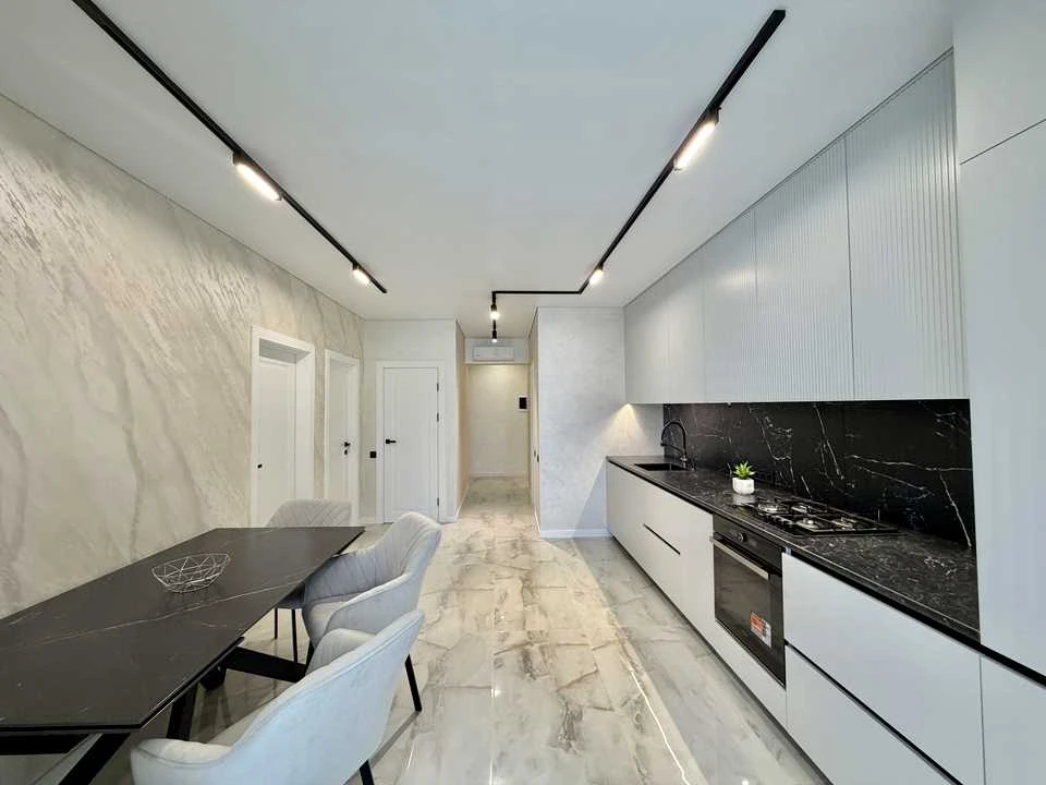 Apartment. Irpin, 9th Line, Street