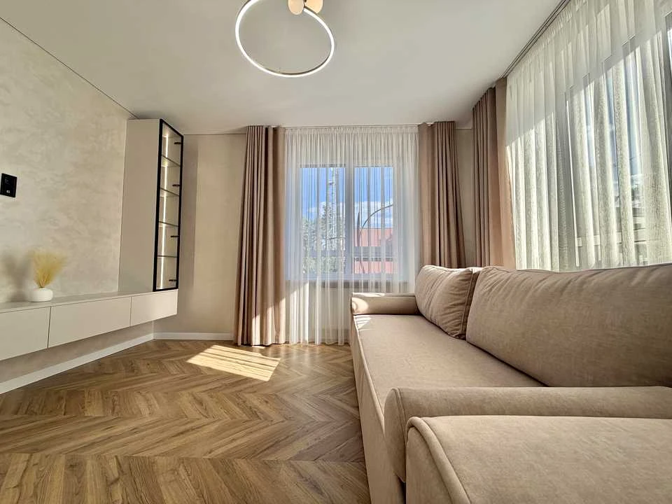 Apartment. Irpin, 9th Line, Street