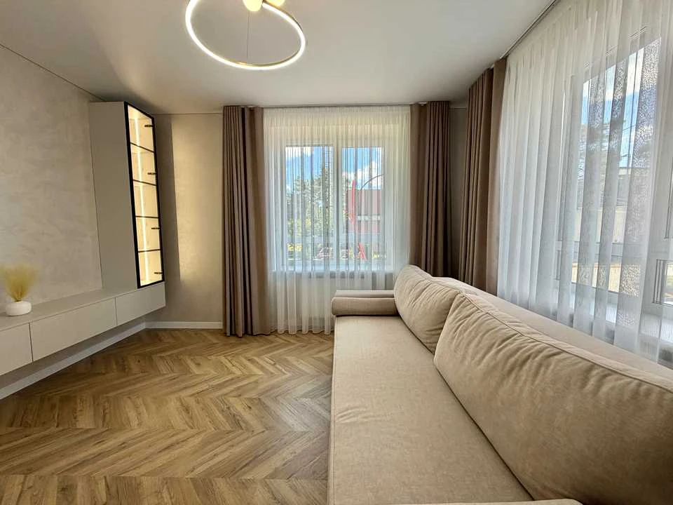 Apartment. Irpin, 9th Line, Street