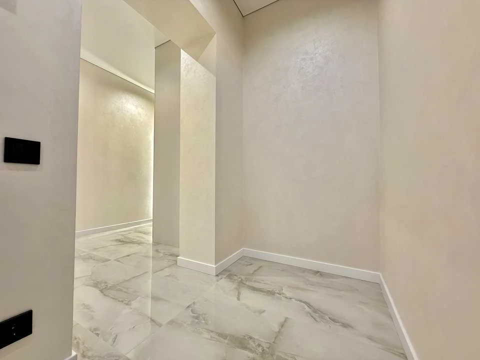 Apartment. Irpin, 9th Line, Street