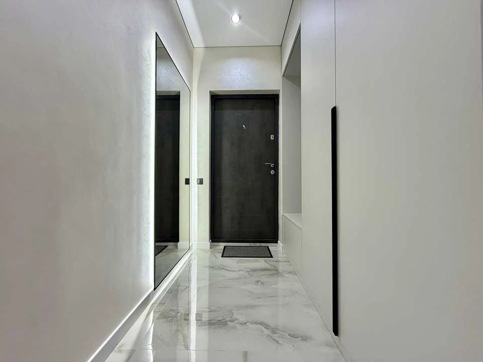Apartment. Irpin, 9th Line, Street