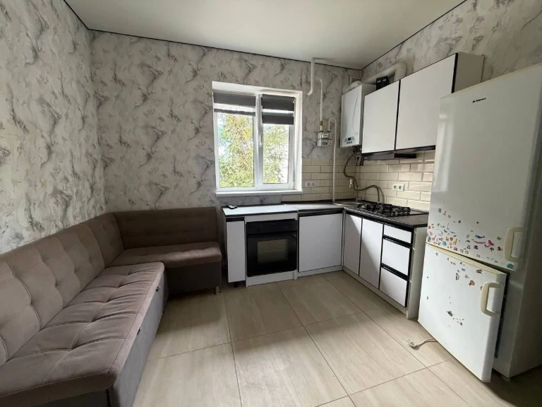 2-bedroom apartment in Central - with new renovation and gas boiler