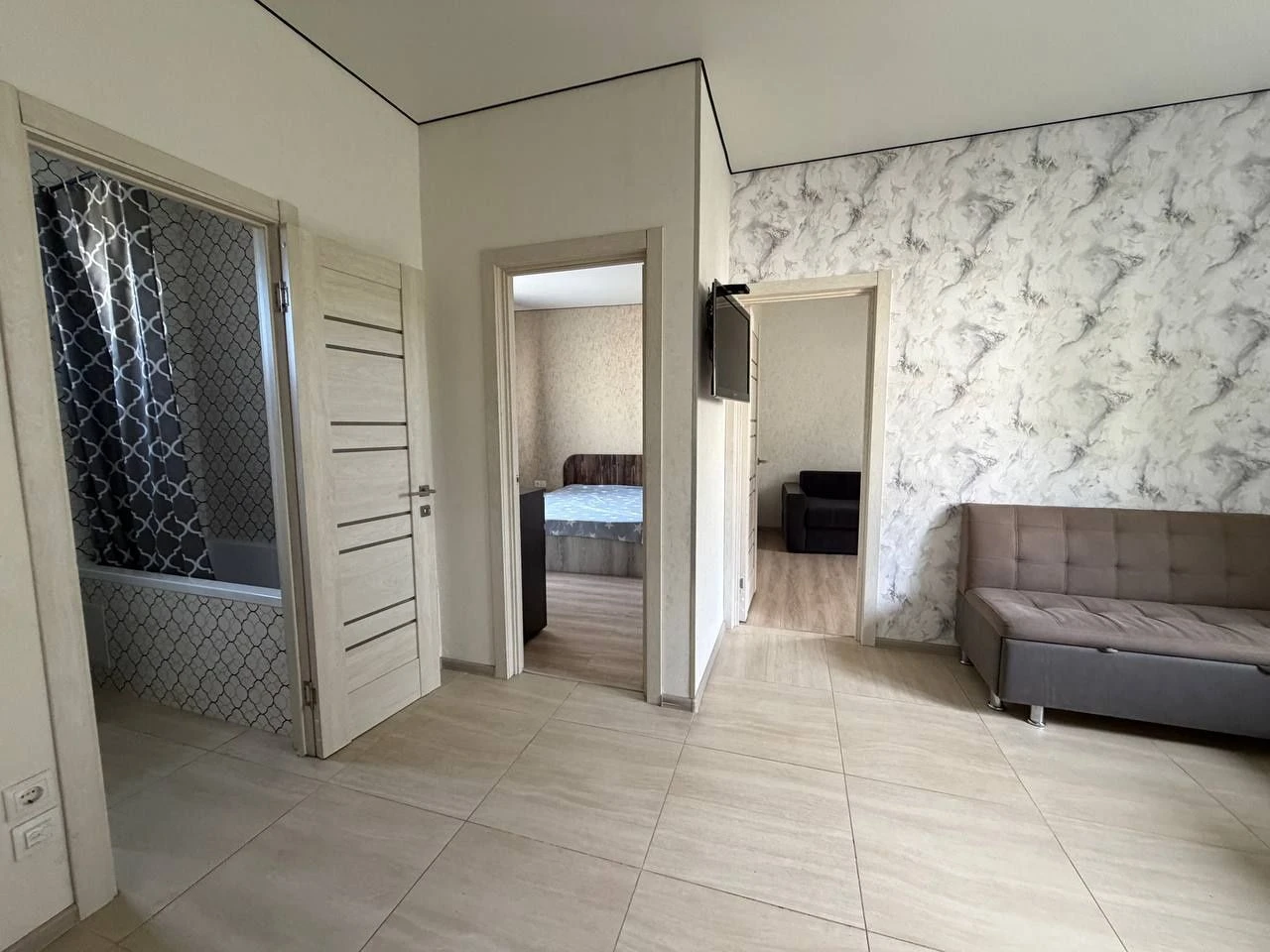 2-bedroom apartment in Central - with new renovation and gas boiler