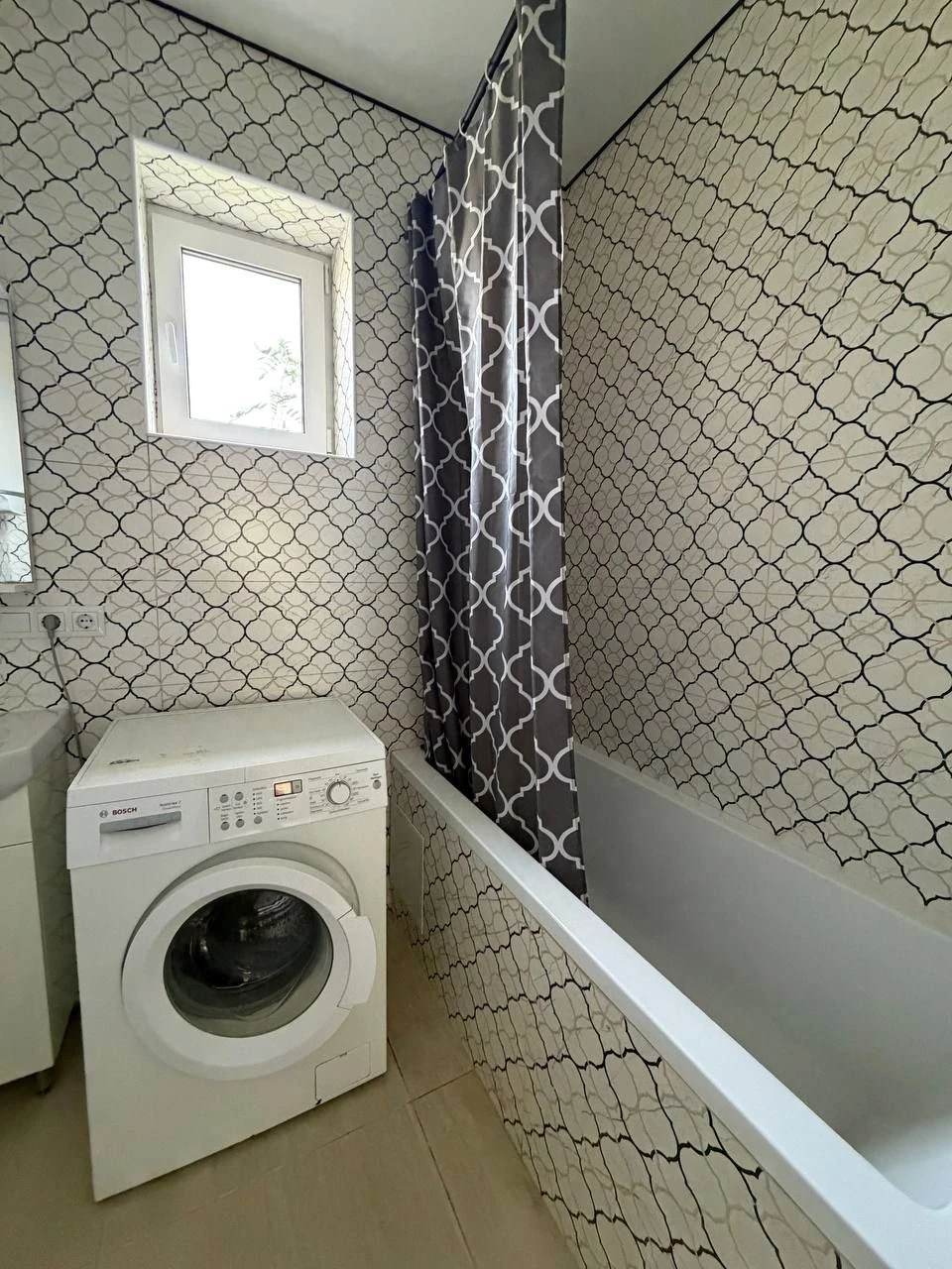 2-bedroom apartment in Central - with new renovation and gas boiler