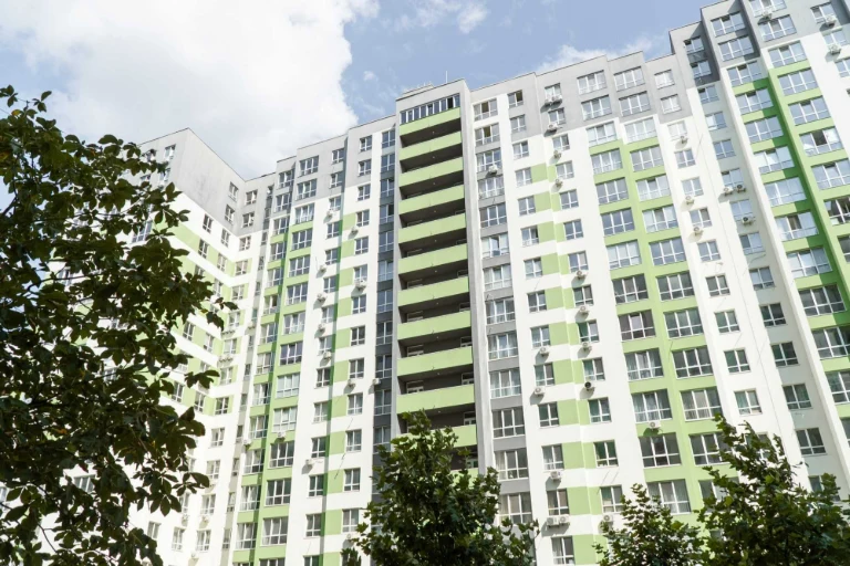 Продам 1-кімнатну квартиру — готовий будинок біля Центрально