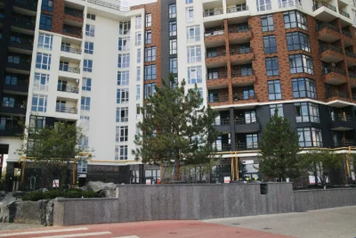 Apartment in the suburbs. 1-bedroom apartment in a high-completion building —