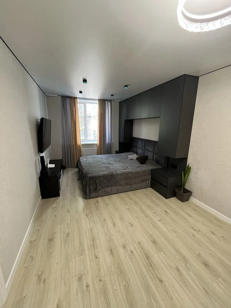 Luxury 2-bedroom apartment with renovation in Irpin. State programs