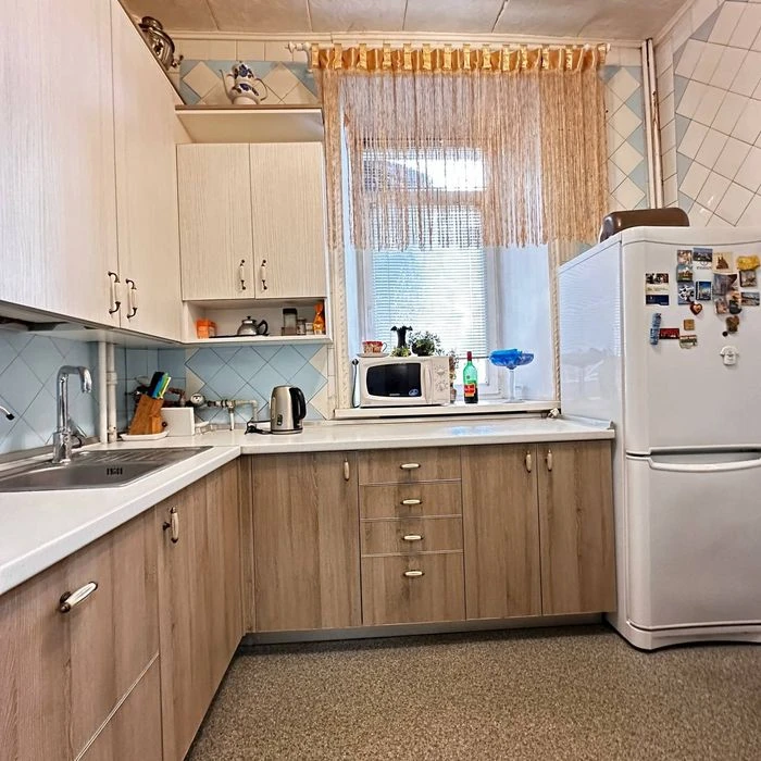 Three-room apartment for sale near Malysheva Plant metro station