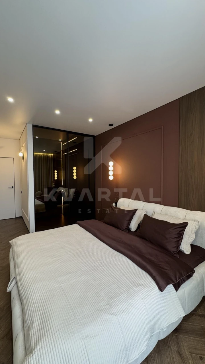 3-room apartment for sale 90 sq m with designer renovation | Kitchen-living room 28