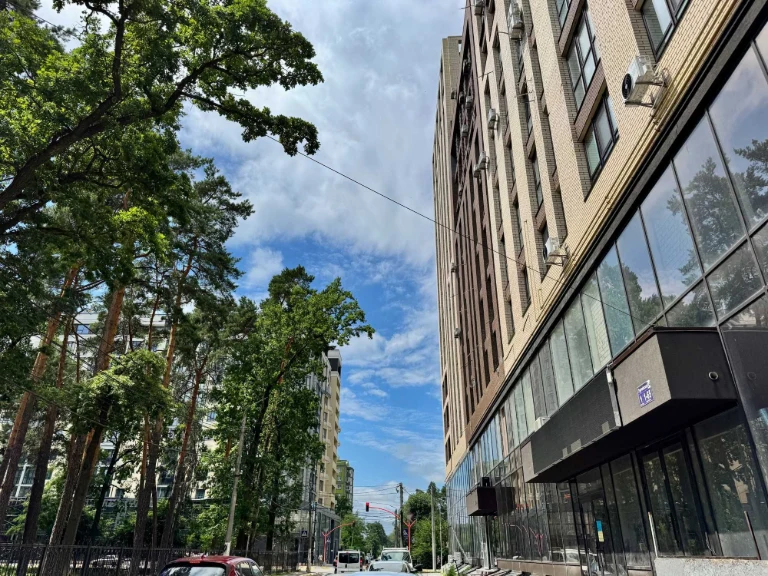 3к квартира 105м²| центр міста, через дорогу парк|сертифікат