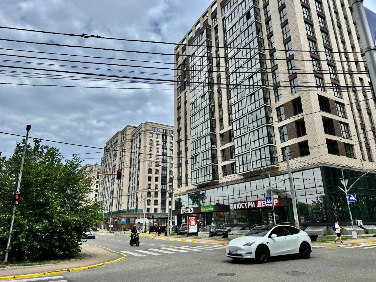 3к квартира 105м²| центр міста, через дорогу парк|сертифікат