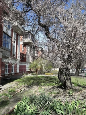 Three-room apartment for sale near Malysheva Plant metro station