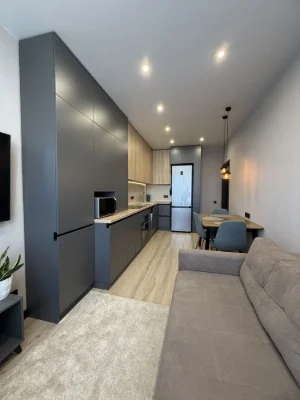 Spacious 2-bedroom apartment with designer renovation | Irpin | m