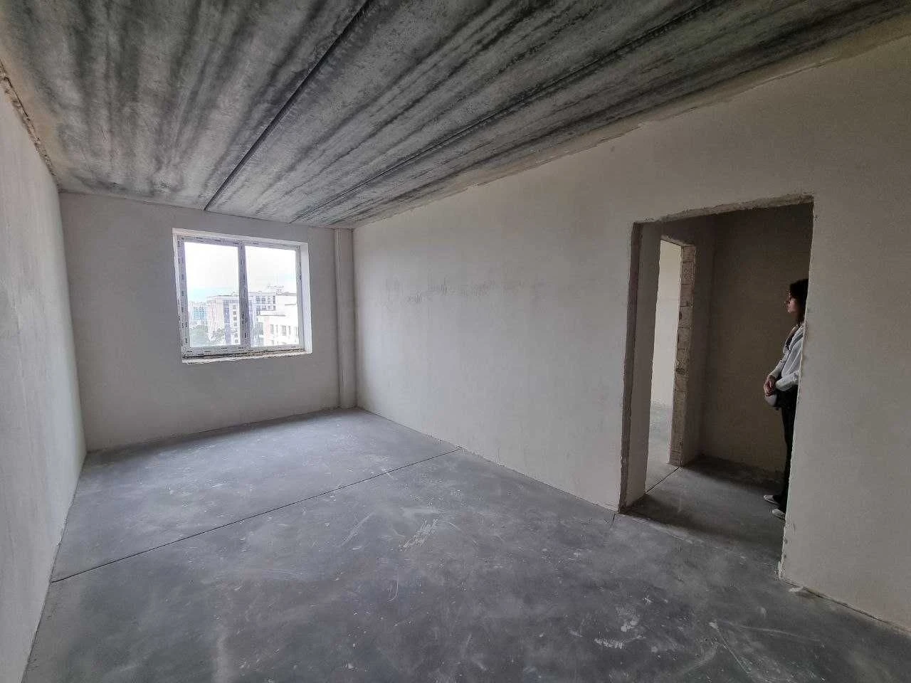 For sale in the center of Irpin, 1-bedroom apartment without renovation