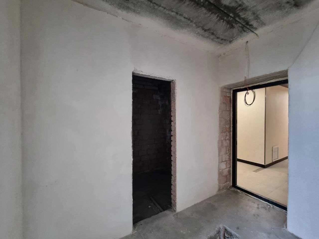 For sale in the center of Irpin, 1-bedroom apartment without renovation
