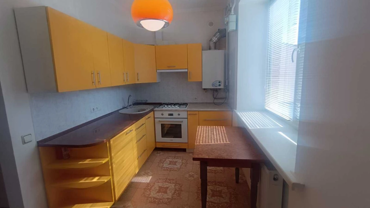 Irpin, sale of a 1-room apartment with gas heating, 1st floor. 2%