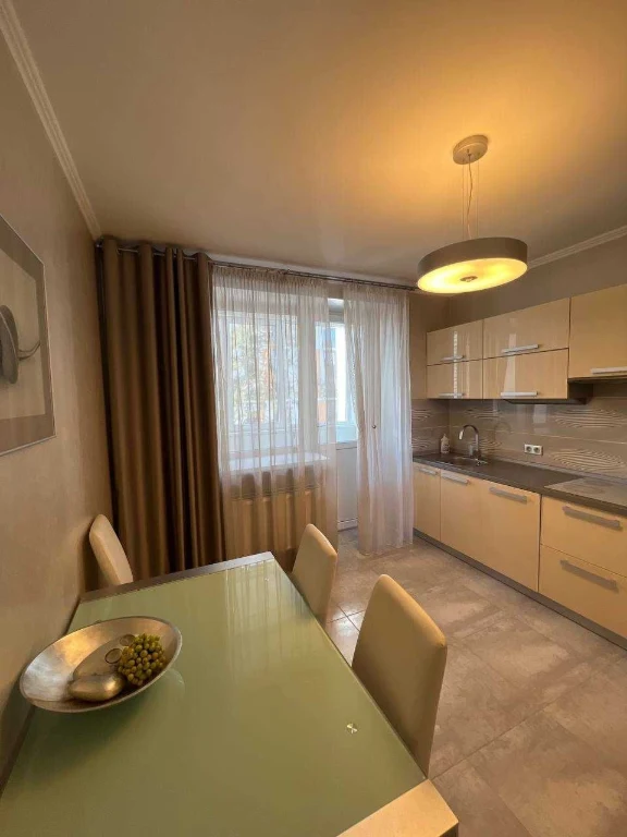 Продам 2 кімнатну квартиру з ремонтом в центрі міста. Ірпінь