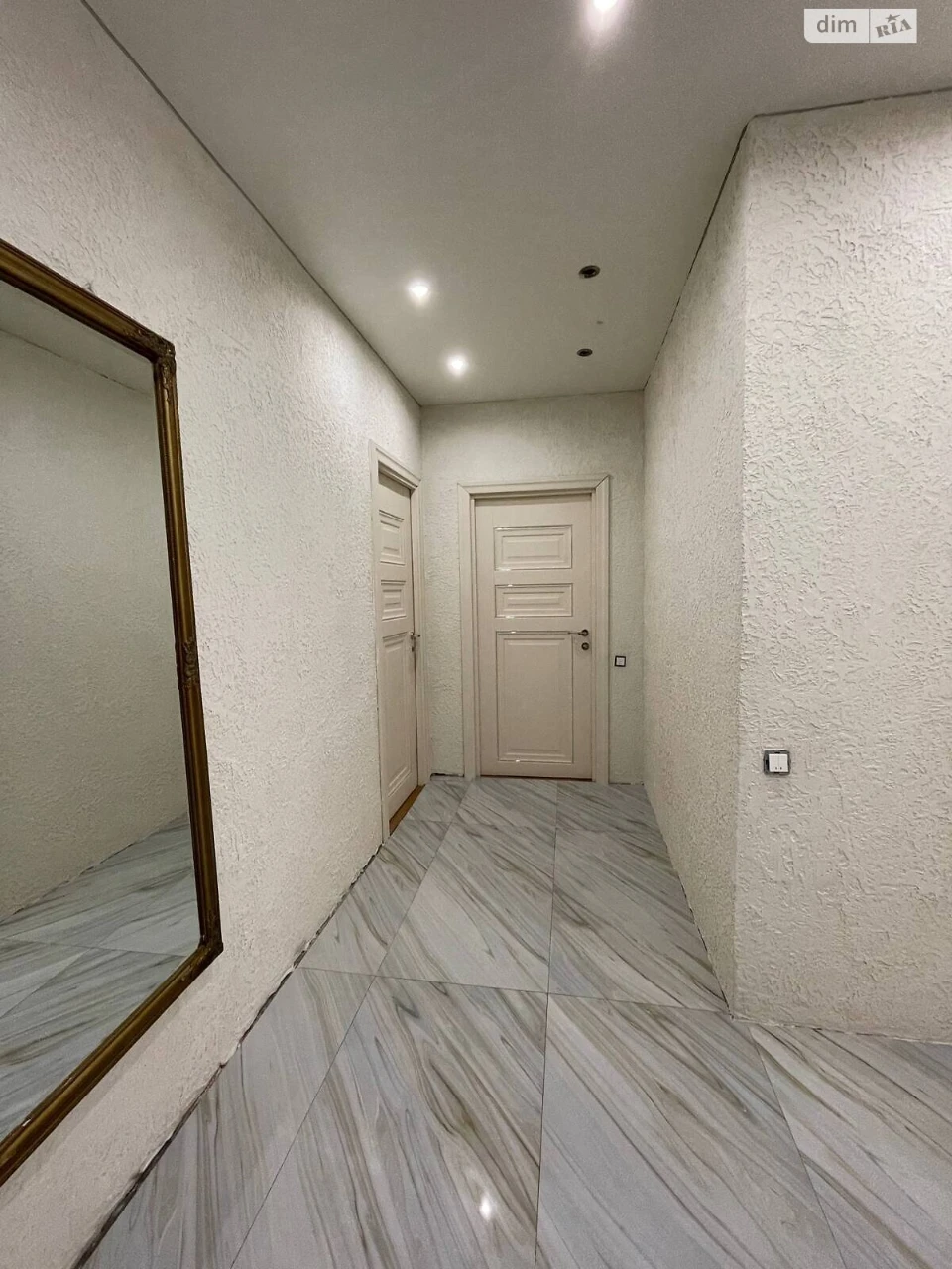 Apartment for Sale in Romaniyka