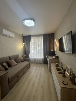 One-bedroom apartment in Irpin with new renovation and furniture, with