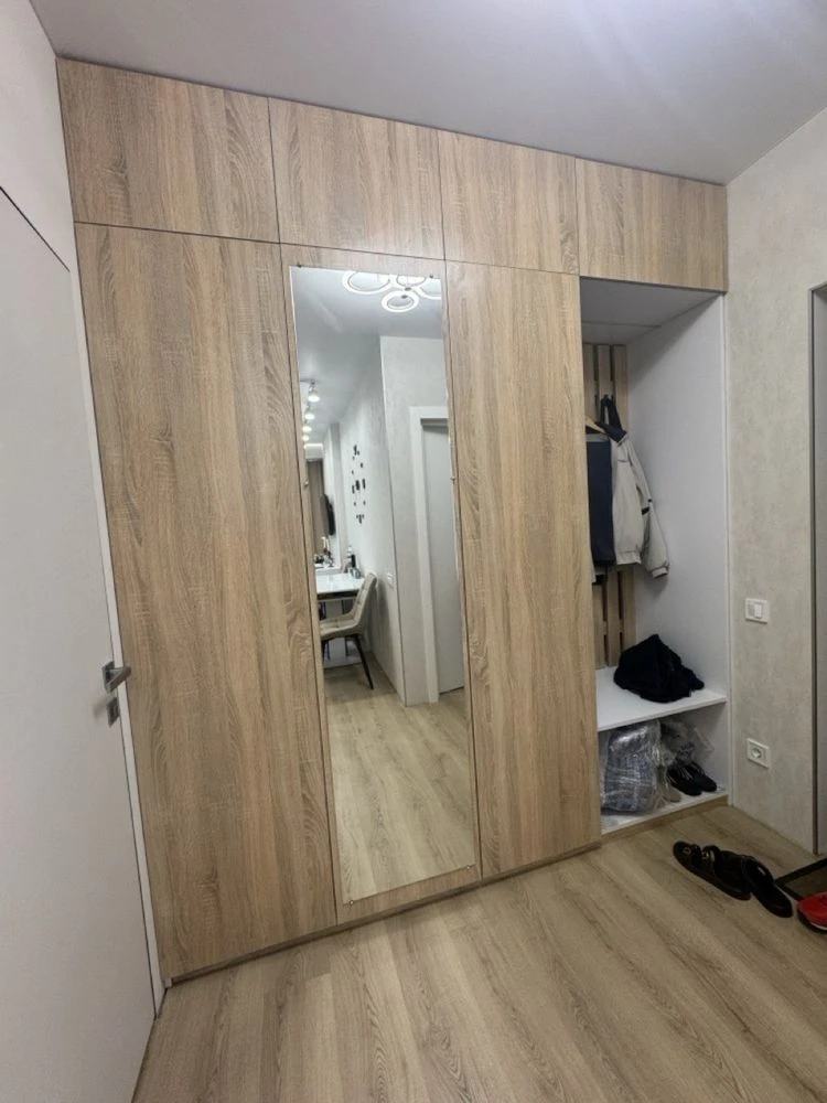 One-bedroom apartment in Irpin with new renovation and furniture, with