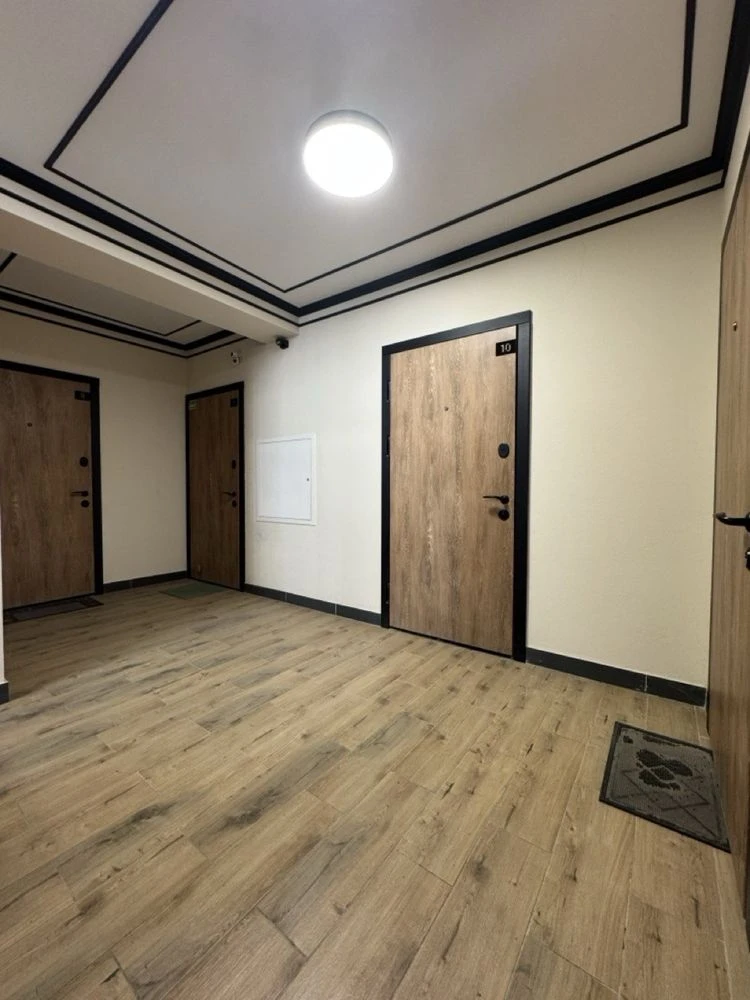 One-bedroom apartment in Irpin with new renovation and furniture, with