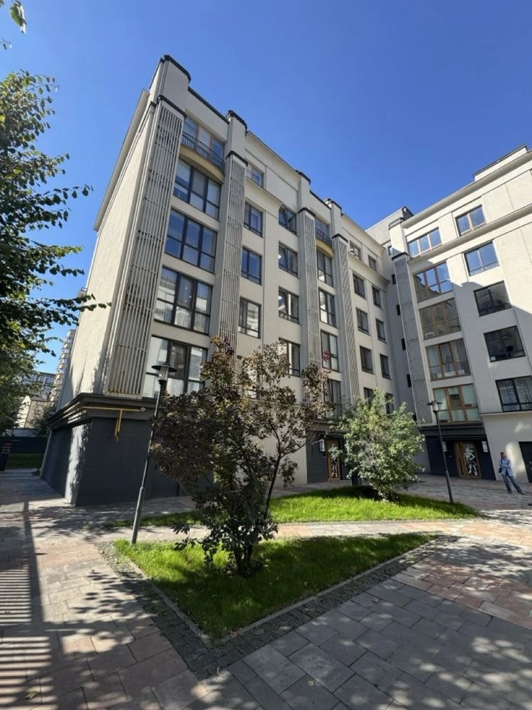 One-bedroom apartment in Irpin with new renovation and furniture, with