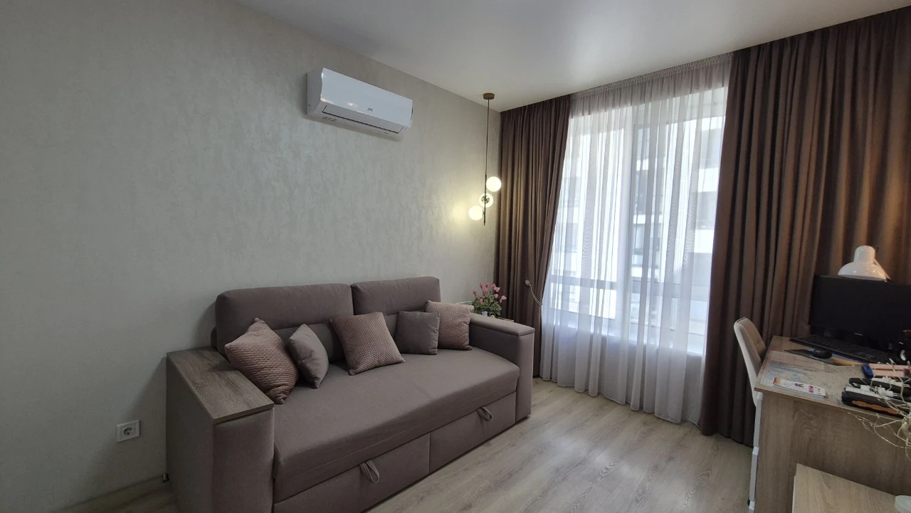 Продаж 1-к квартири з ремонтом, меблями та технікою в ЖК Бур
