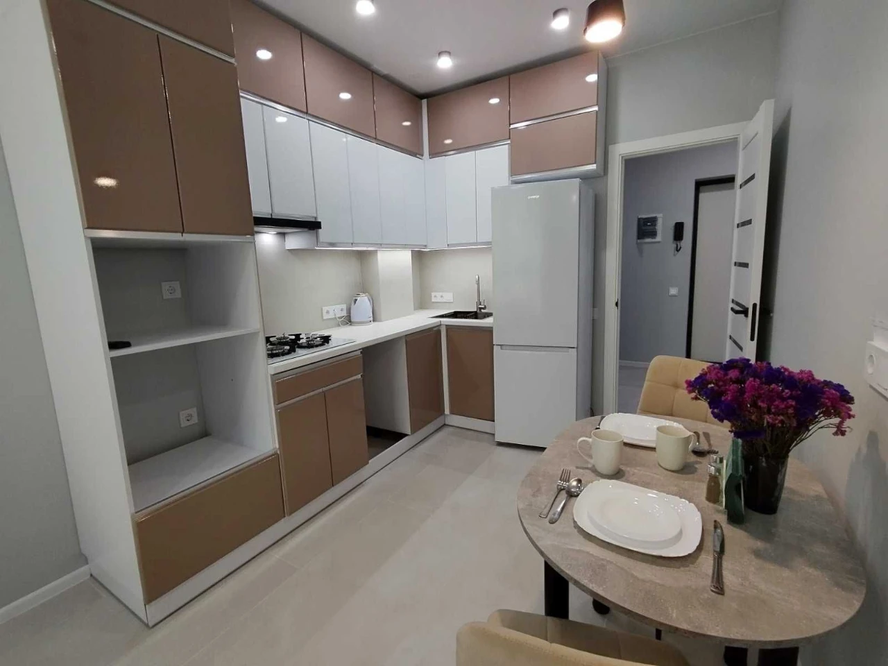 For Sale: 1-bedroom apartment with kitchenette in the Synergy area.