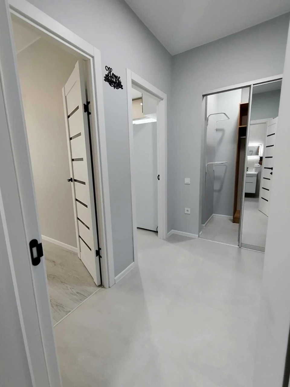 For Sale: 1-bedroom apartment with kitchenette in the Synergy area.
