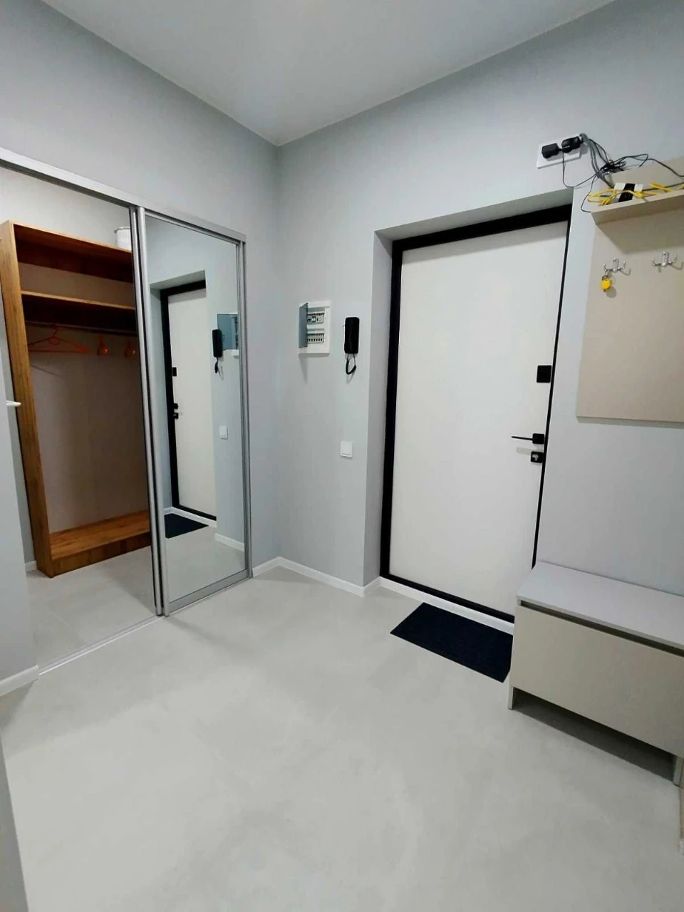 For Sale: 1-bedroom apartment with kitchenette in the Synergy area.