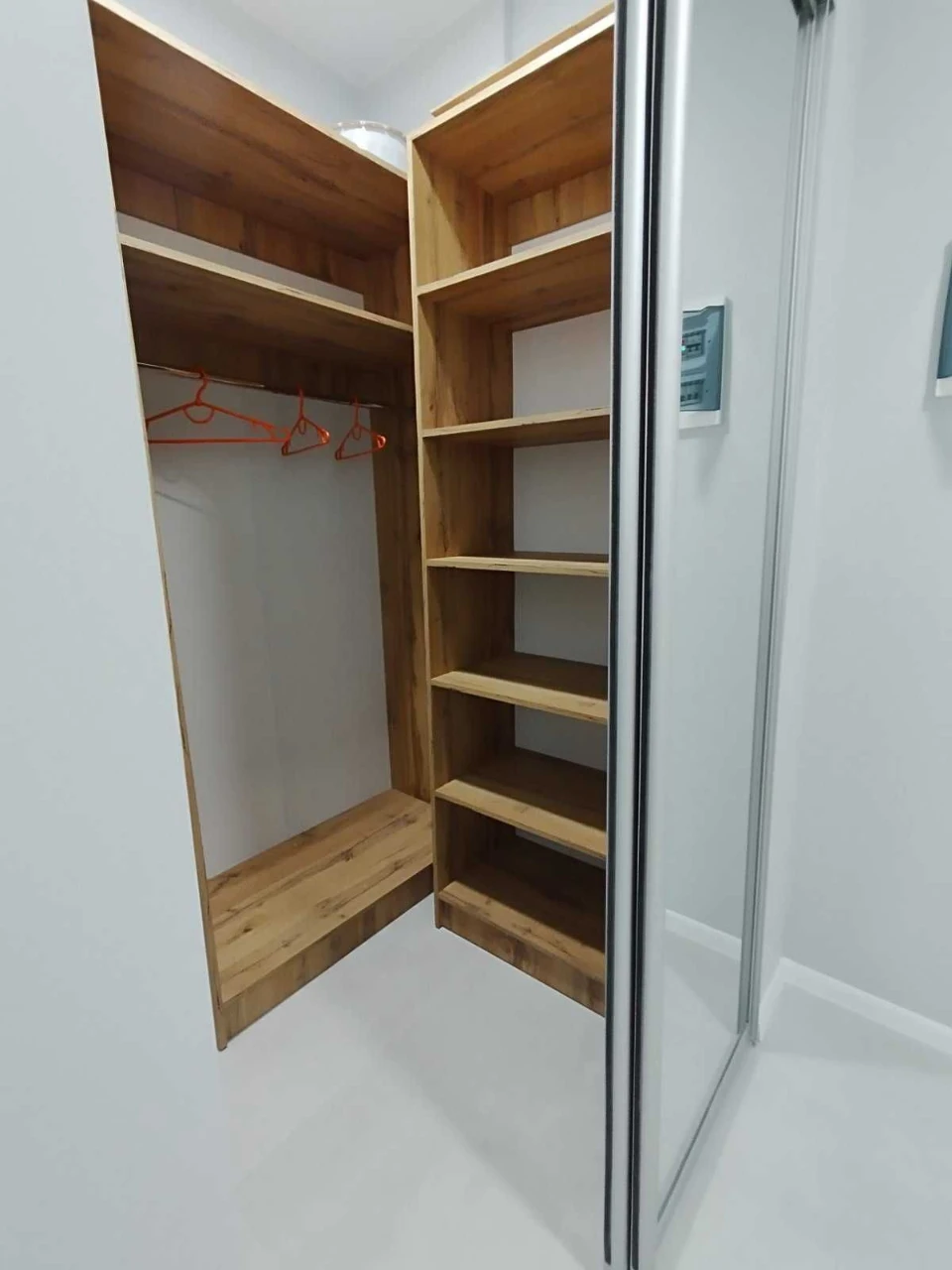 For Sale: 1-bedroom apartment with kitchenette in the Synergy area.