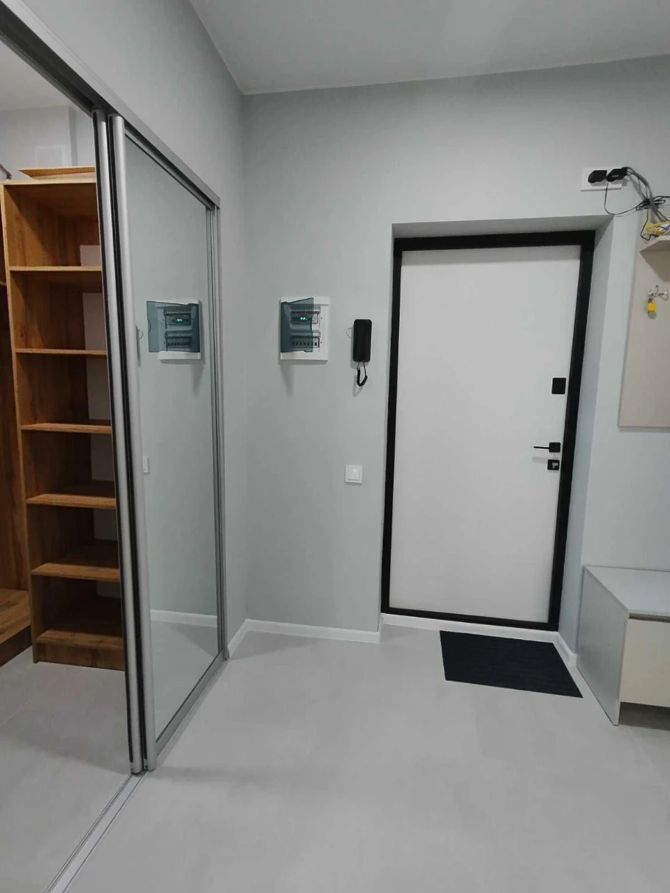 For Sale: 1-bedroom apartment with kitchenette in the Synergy area.